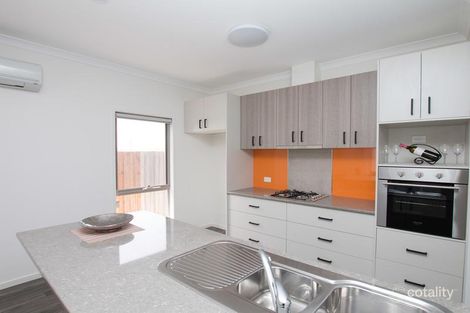 Property photo of 30 Napier Place Warrnambool VIC 3280