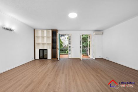 Property photo of 24/106 Southbank Boulevard Southbank VIC 3006