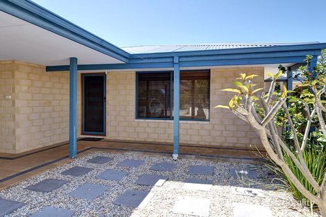 Property photo of 7 Lyndavale Loop Carramar WA 6031