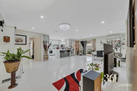 Property photo of 2 Park Place Hoppers Crossing VIC 3029