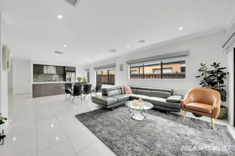 Property photo of 19 Apsley Way Thornhill Park VIC 3335