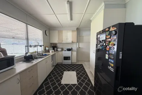 Property photo of 28 Davidson Street Oakey QLD 4401