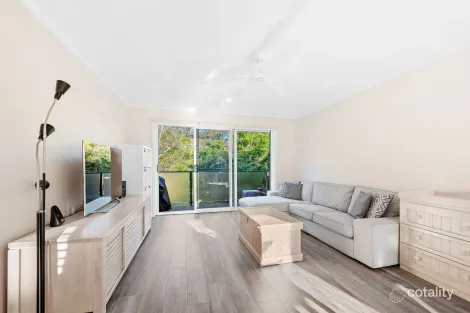 Property photo of 2/35 Hawkesbury Avenue Dee Why NSW 2099