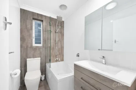 Property photo of 2/35 Hawkesbury Avenue Dee Why NSW 2099