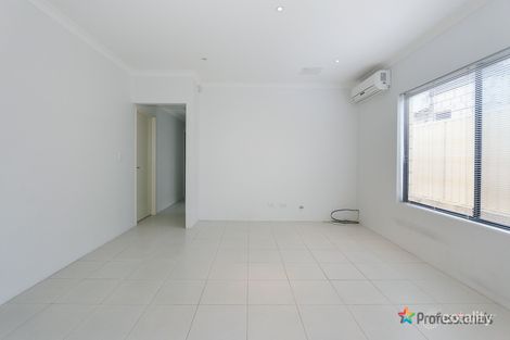 Property photo of 6 Borale Retreat Darch WA 6065