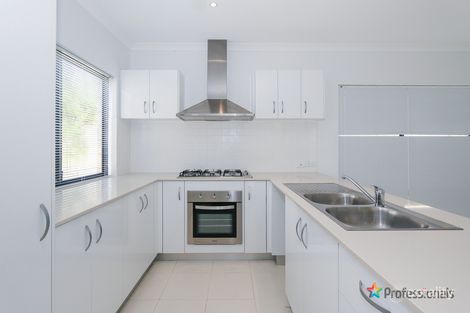 Property photo of 6 Borale Retreat Darch WA 6065