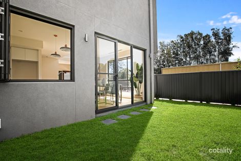 Property photo of 31 Lorikeet Grove Warriewood NSW 2102