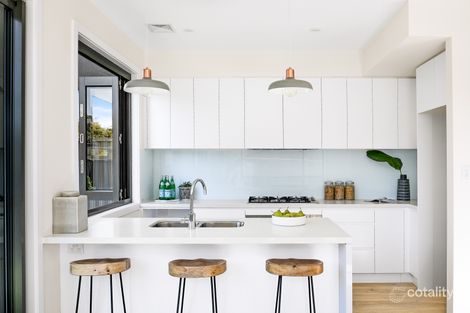 Property photo of 31 Lorikeet Grove Warriewood NSW 2102