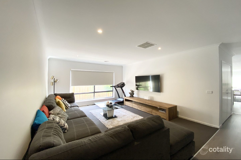 Property photo of 35 Dexter Crescent Clyde North VIC 3978