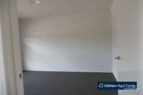 Property photo of 3 Amber Way Officer VIC 3809