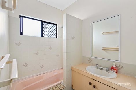 Property photo of 1 Ormsby Close Whitfield QLD 4870