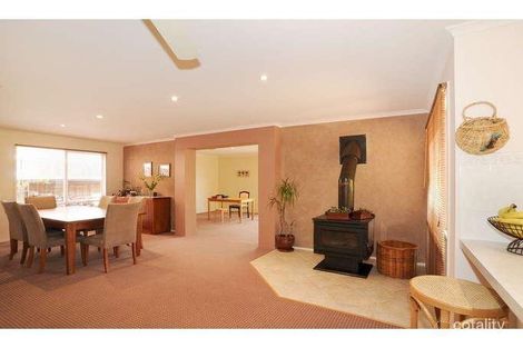 Property photo of 17 Dongala Drive Werribee VIC 3030