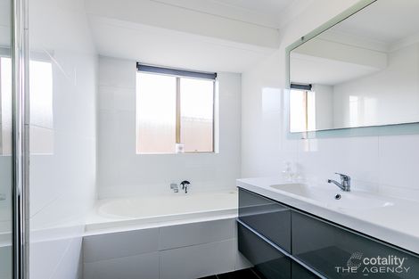 Property photo of 11 Roderick Court Heathridge WA 6027