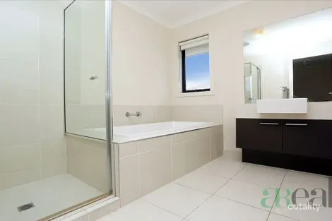 Property photo of 32 Simonson Way Williams Landing VIC 3027