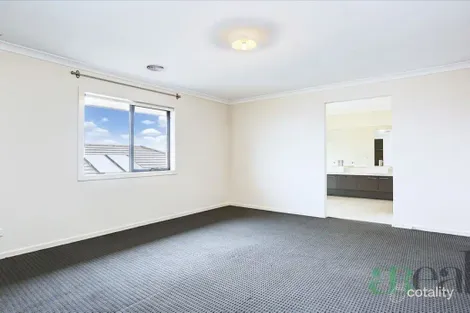 Property photo of 32 Simonson Way Williams Landing VIC 3027