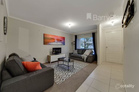 Property photo of 30 Walnut Way Pakenham VIC 3810