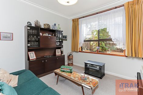 Property photo of 28 Leman Crescent Noble Park VIC 3174