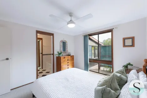 Property photo of 3 Cabbage Tree Palm Crescent Pelican NSW 2281