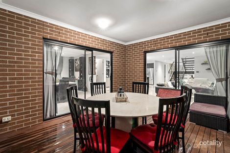 Property photo of 18 Montham Close Berwick VIC 3806