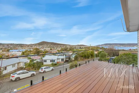 16 Oliver Ave, Lindisfarne, TAS 7015