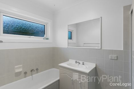 Property photo of 2/540 High Street Road Mount Waverley VIC 3149