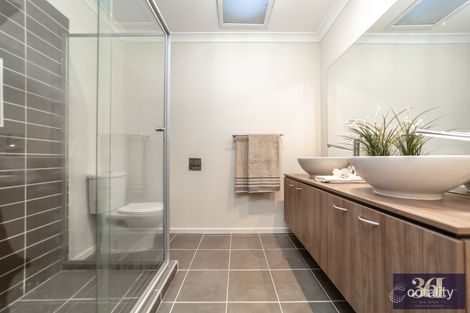 Property photo of 18 Redcliffe Terrace Taylors Hill VIC 3037