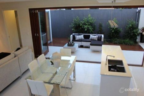 Property photo of 2/18 Stevens Street Yeronga QLD 4104