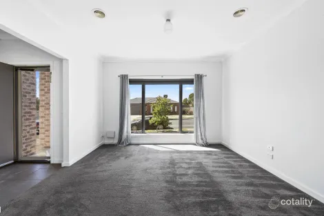 Property photo of 43 Ascot Gardens Drive Delacombe VIC 3356