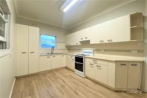 9 Bundarra Rd, Campbelltown, NSW 2560