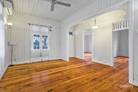 107 Victoria St, Fairfield, QLD 4103