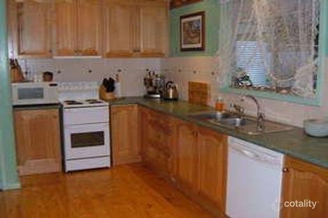 4 Geddes Ave, Clare, SA 5453