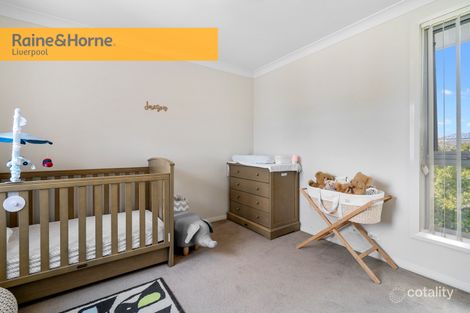 Property photo of 27 Sovereign Circuit Glenfield NSW 2167