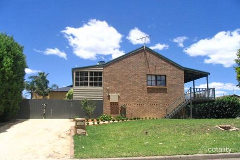 2 Griffiths Rd, Mcgraths Hill, NSW 2756