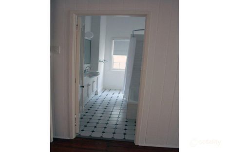 Property photo of 18 Bartley Street Spring Hill QLD 4000