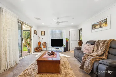 Property photo of 2/88-90 Lake Haven Drive Lake Haven NSW 2263