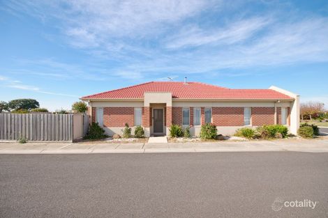 Property photo of 4 Decarla Crescent Roxburgh Park VIC 3064