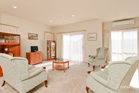 Property photo of 4 Decarla Crescent Roxburgh Park VIC 3064
