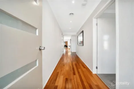 Property photo of 3 Goodenia Place Brookfield VIC 3338