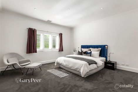 Property photo of 1/27 Leaburn Avenue Caulfield North VIC 3161