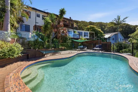 Property photo of 52 Aldinga Drive Wamberal NSW 2260