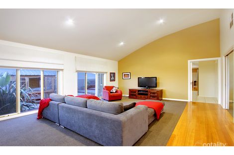 Property photo of 2 Ben Drive Mornington VIC 3931