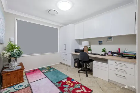Property photo of 22 Pyramus Circuit Rosemeadow NSW 2560