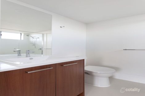 Property photo of 65 Ronald Street Wynnum QLD 4178