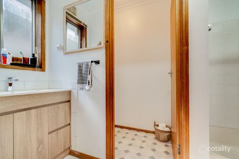 Property photo of 2/187 Retreat Road Spring Gully VIC 3550