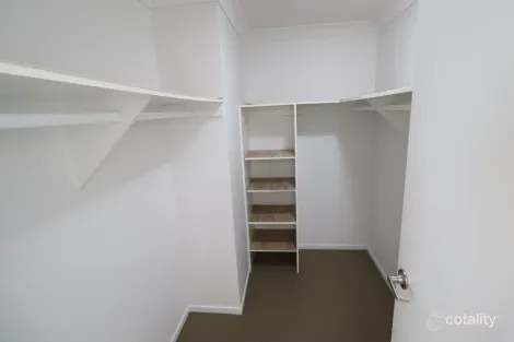 Property photo of 26 Kerrisdale Crescent Beaconsfield QLD 4740