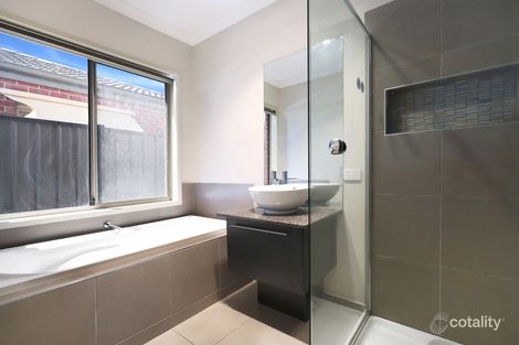 Property photo of 31 Jonesfield Street Craigieburn VIC 3064