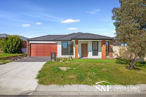 13 Cornflower St, Pakenham, VIC 3810