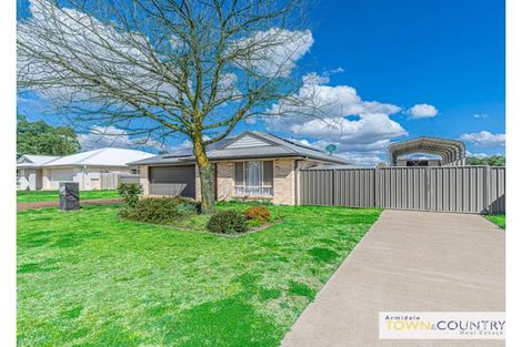 Property photo of 16 Claret Ash Drive Guyra NSW 2365