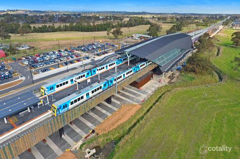 Property photo of 16 Dixon Creek Drive South Morang VIC 3752