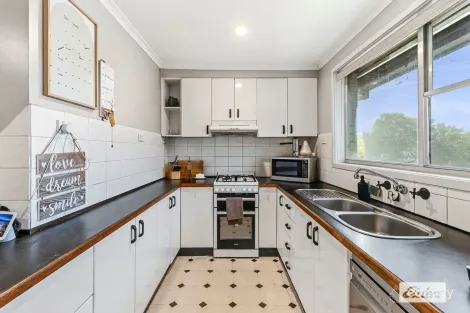 Property photo of 26 Belgrade Avenue Wodonga VIC 3690